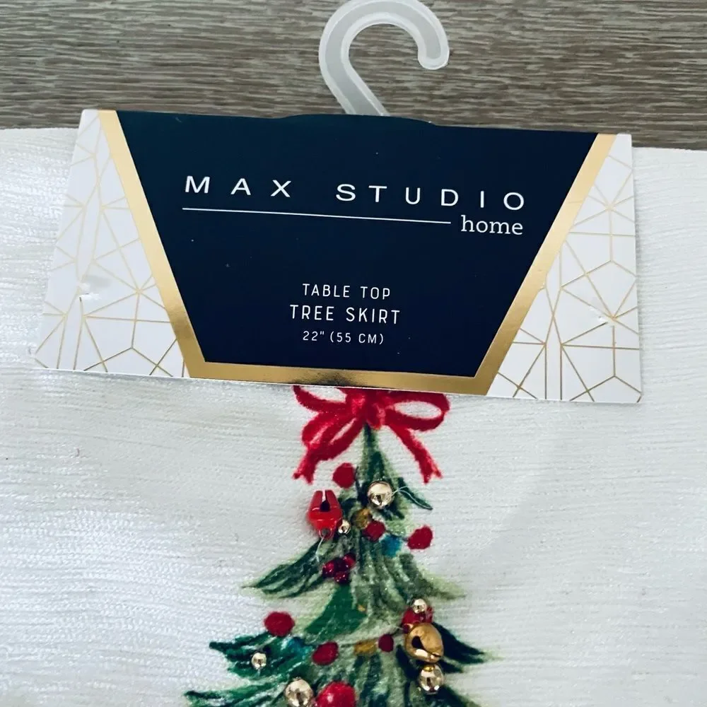 Max Studio Home Christmas Dogs Beaded Plaid Table Top Tree Skirt
